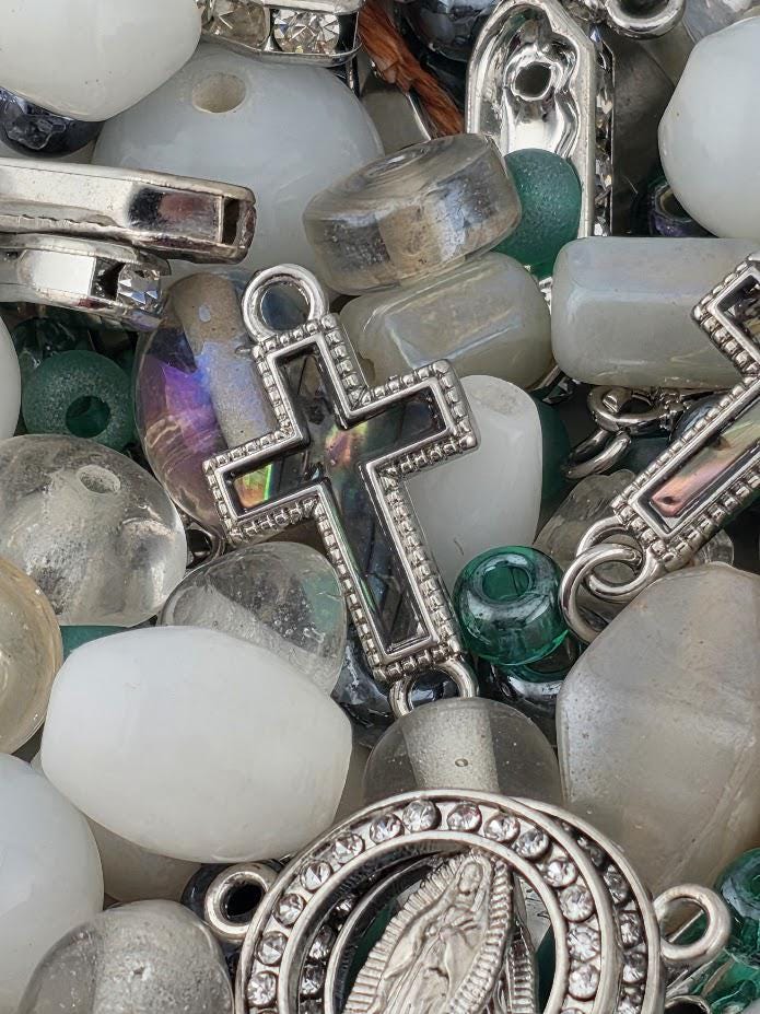 Learise Exclusive "Holy Abalone Glass Bead Soup Mix (56g Pkg)