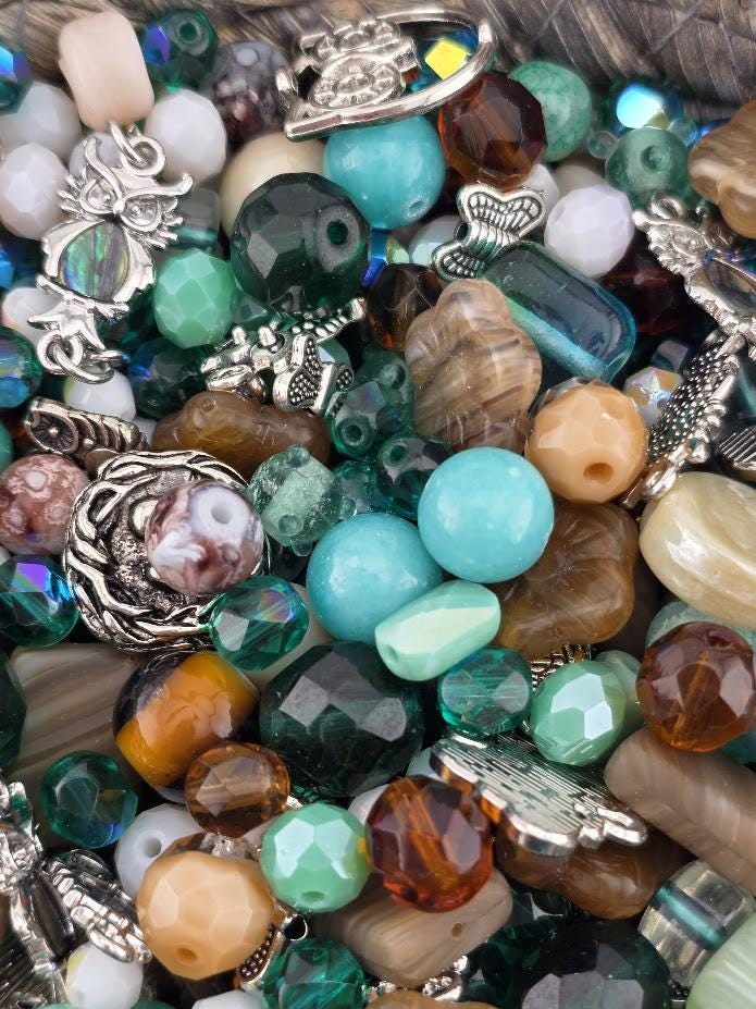 Learise Exclusive "Owl that glitters is Abalone" Glass Bead Soup Mix (56g Pkg)