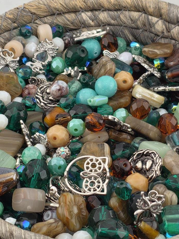 Learise Exclusive "Owl that glitters is Abalone" Glass Bead Soup Mix (56g Pkg)