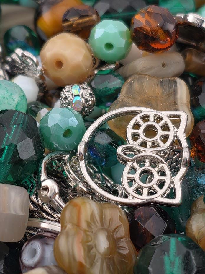 Learise Exclusive "Owl that glitters is Abalone" Glass Bead Soup Mix (56g Pkg)