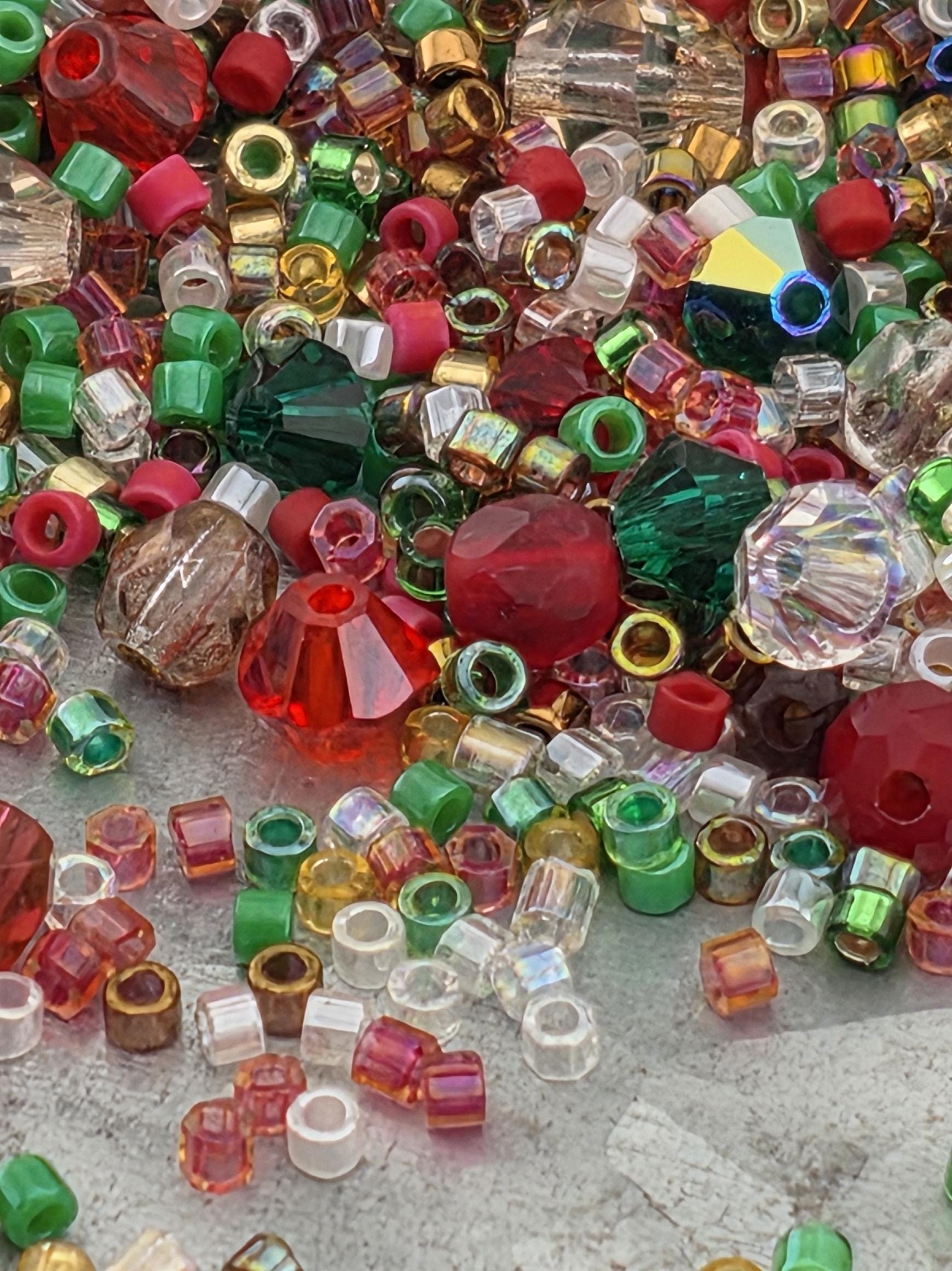 Preciosa & Delica Bead Mix "Mistletoe Magic" (Size 11, 7 grams, ~1300 beads)