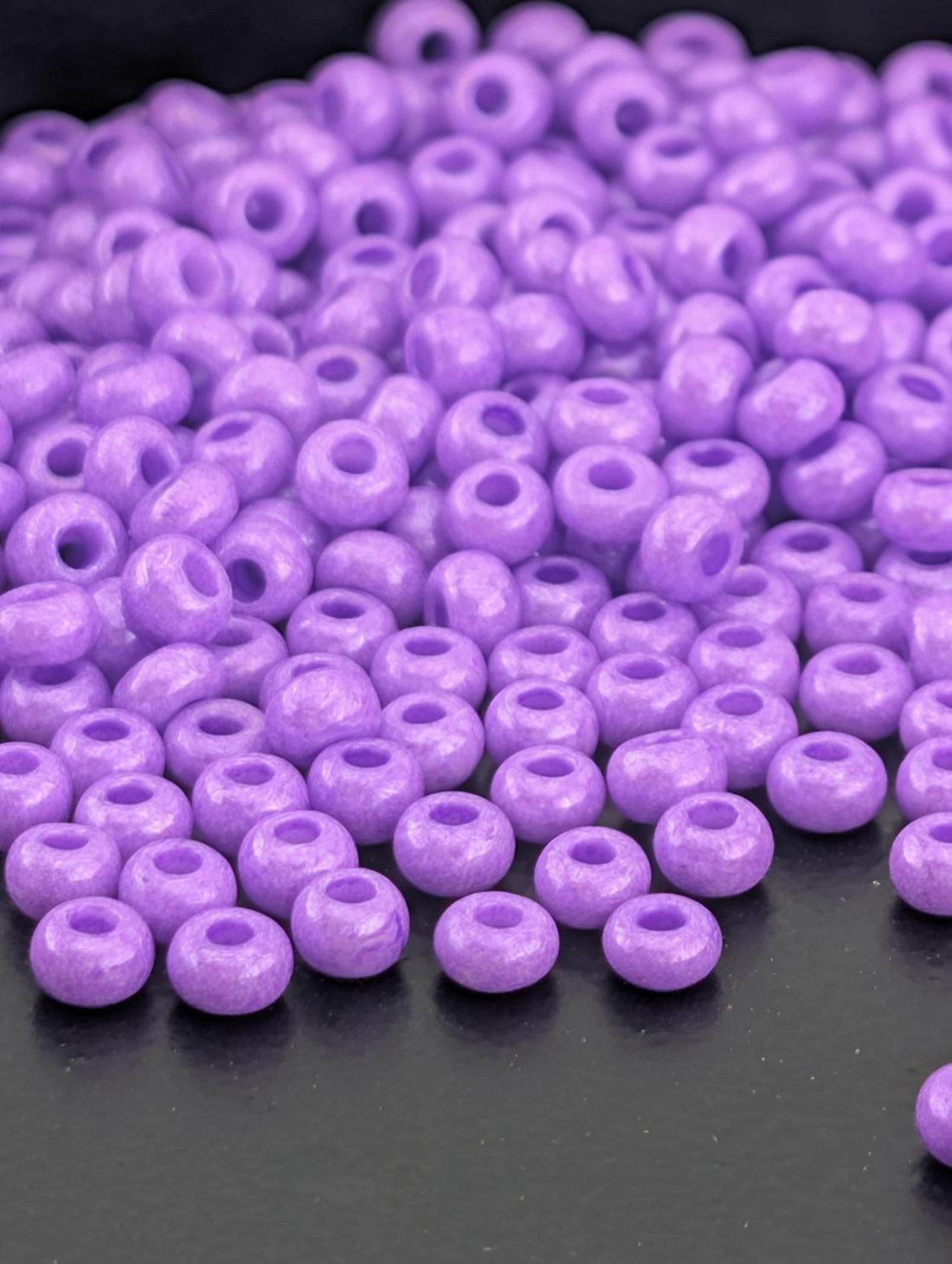 Preciosa 8/0 Seed Beads Opaque Violet Luster (Size 8/0 ) - 15g - Czech Glass Rocaille for Jewelry Making