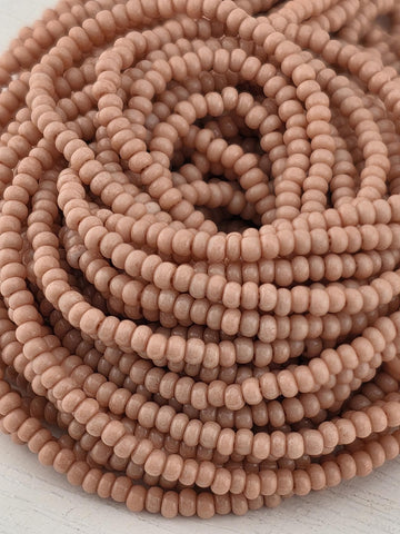 Preciosa 11/0 Czech Pink Op -6 String/Hnk-Appx 18 Gms