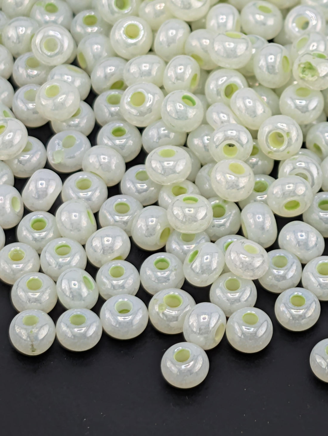 Seed Beads 6/0: Pastel Green Czech Glass - Preciosa, 15g
