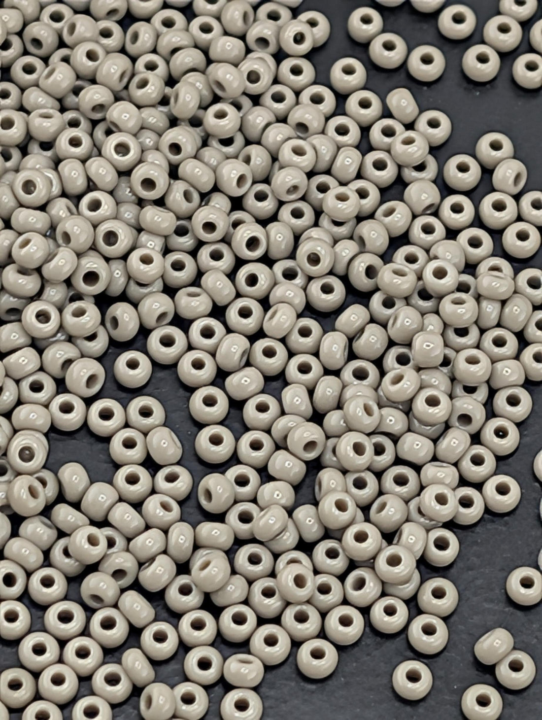 Preciosa 11/0 Seed Beads Opaque Gray Size 11/0 - 15g - Czech Glass Rocaille for Jewelry Making