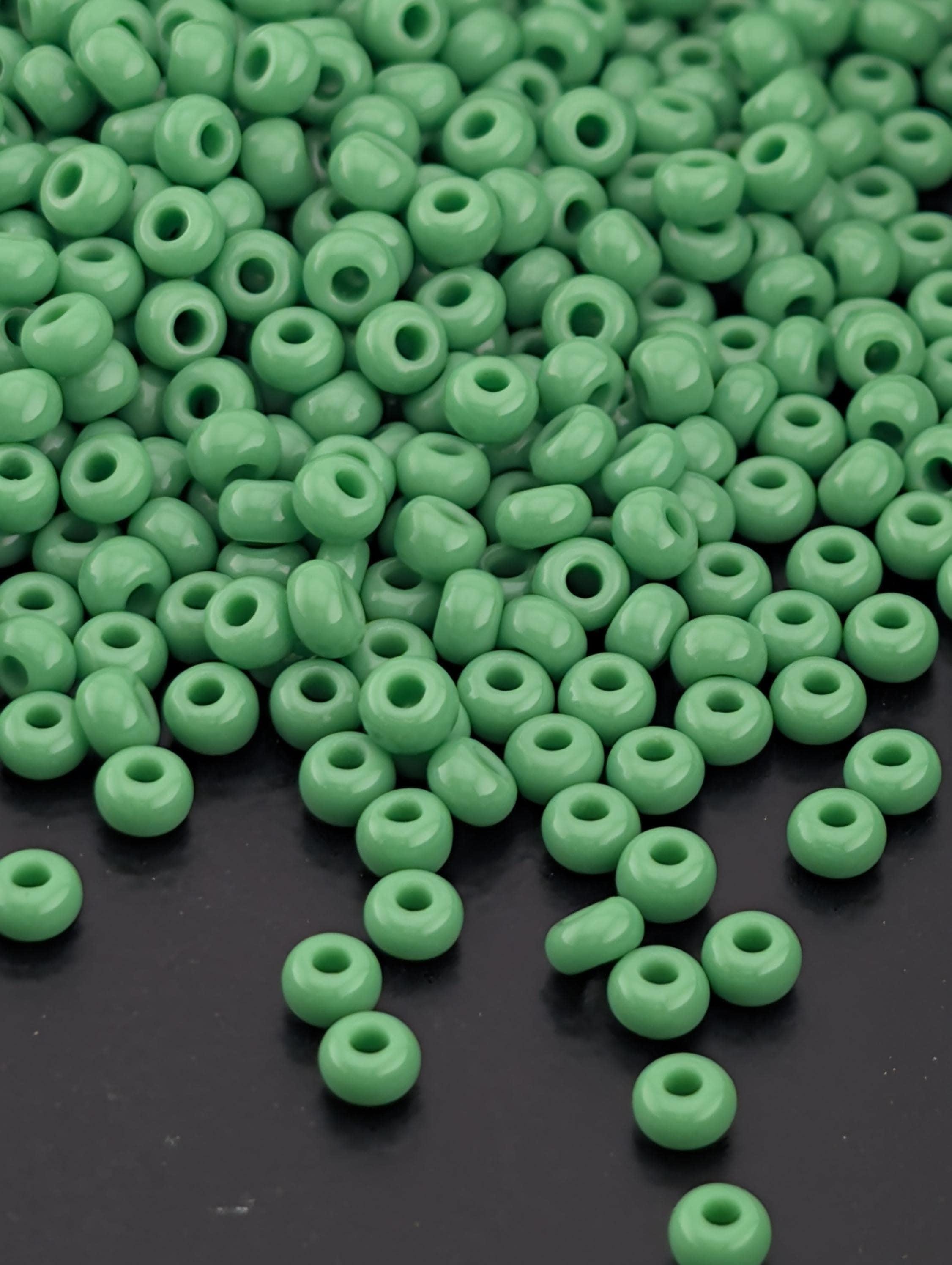 Preciosa 10/0 Seed Beads Opaque Green (Size 10/0 ) - 15g - Czech Glass Rocaille for Jewelry Making