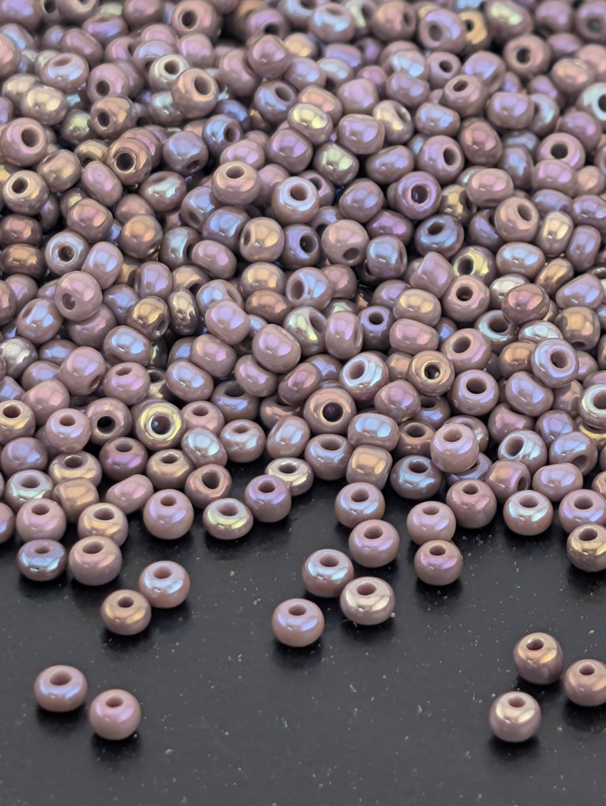 Preciosa 10/0 Seed Beads Opaque Violet Rainbow Size 10/0 - 15g - Czech Glass Rocaille for Jewelry Making