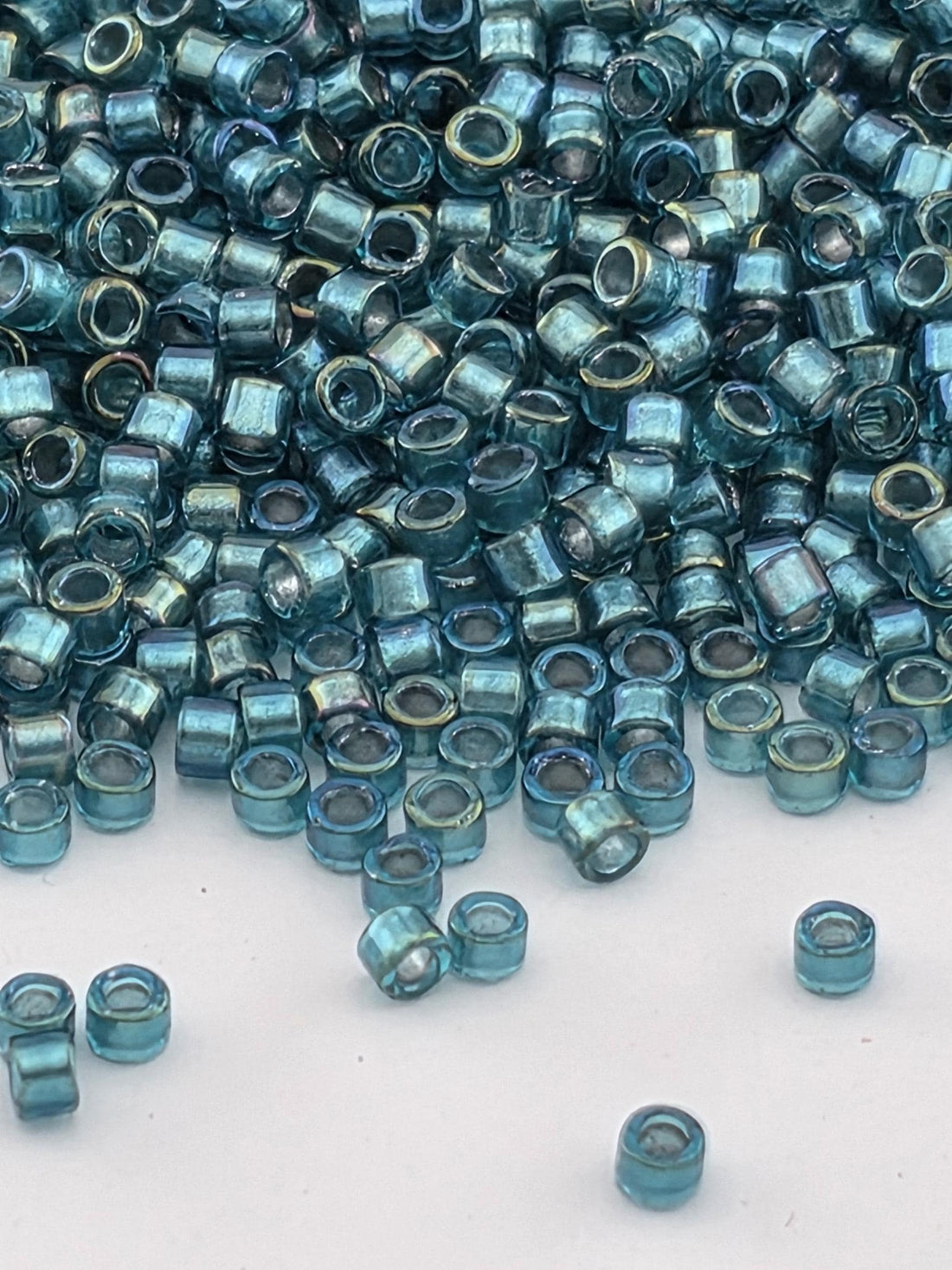 DB1769 Teal AB Seed Beads, Sparkle Aqua Green (Size 11, 7 grams, ~1400 beads)