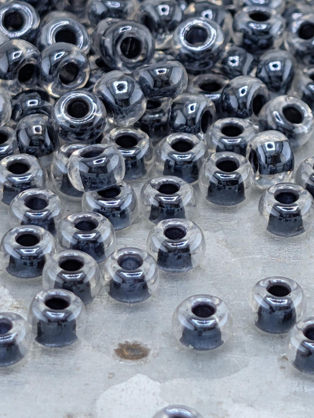 6-1106:Crystal/Black ICL-Miyuki Rocaille 6/0 (20g pkg ~240 pcs)