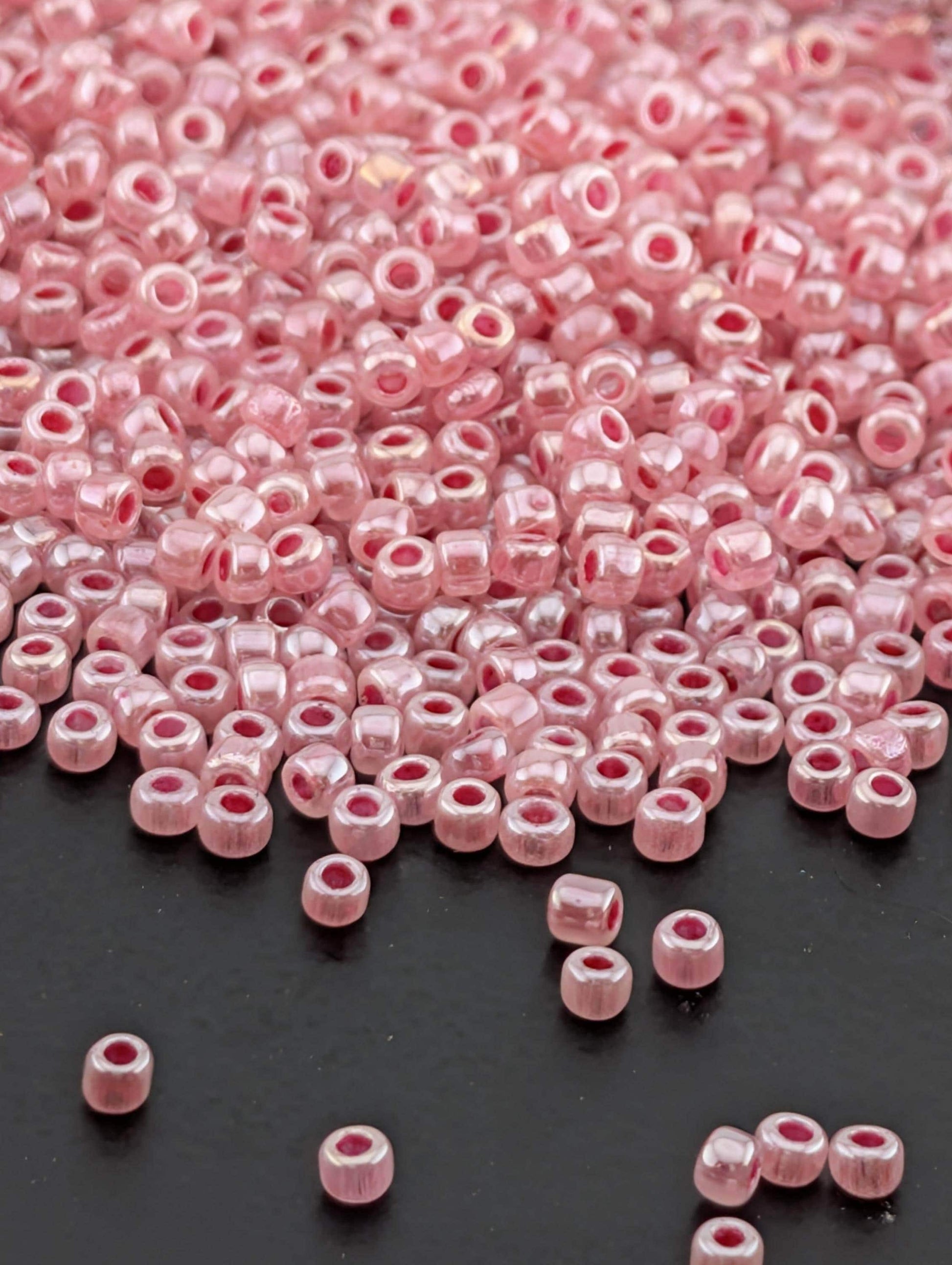 9474SB Opaque Ceylon Pastel Rose 11/0 Round Matsuno Seed Beads (15g, ~1650 pcs)