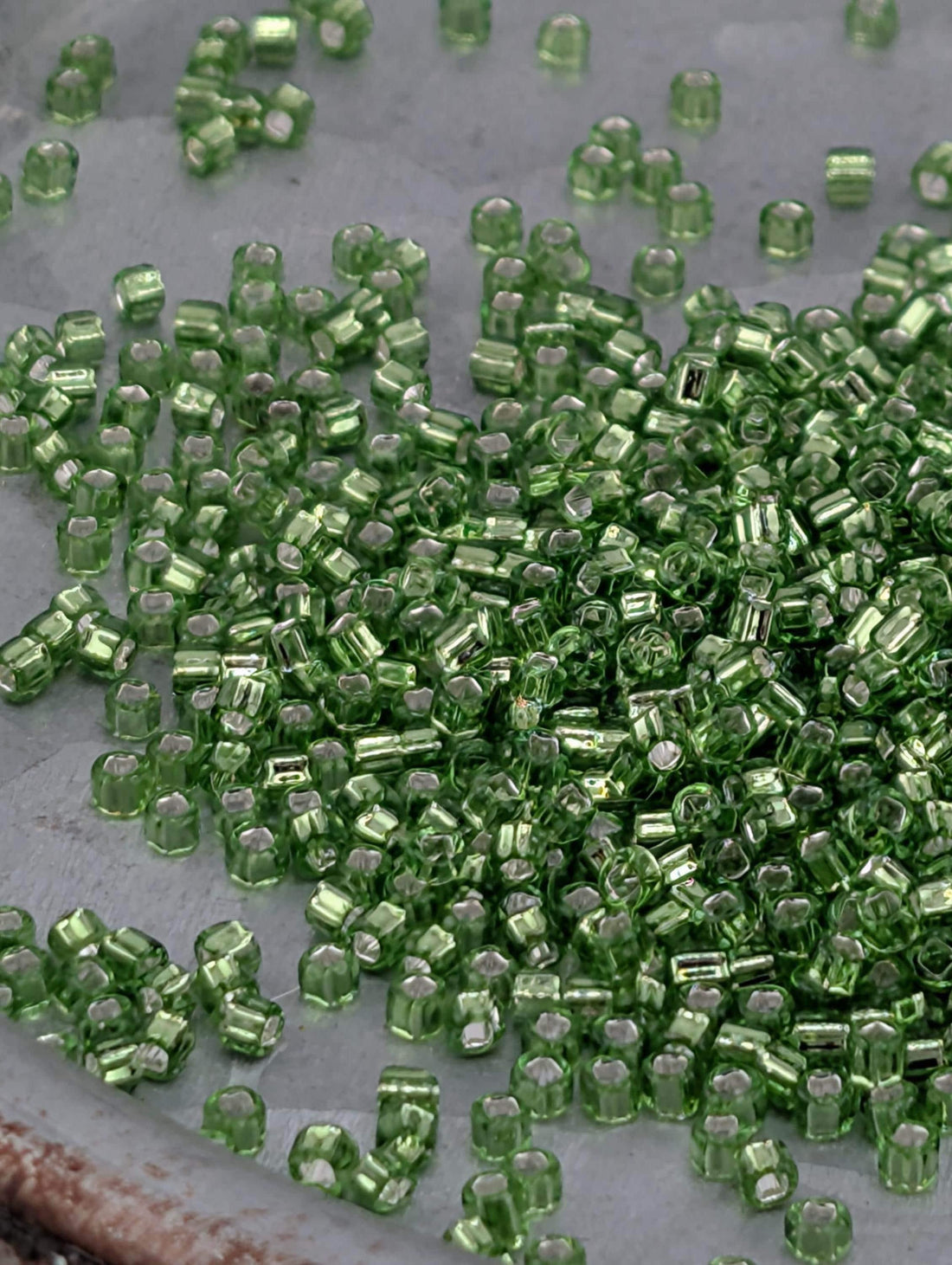 4615SB Transparent Silver-Lined Lime 11/0 Round Matsuno Seed Beads (15g, ~1650 pcs)
