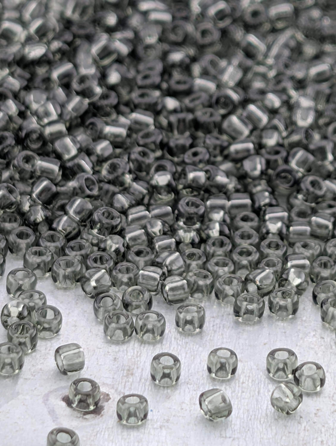 4744SB Transparent Grey 11/0 Round Matsuno Seed Beads (15g, ~1650 pcs)