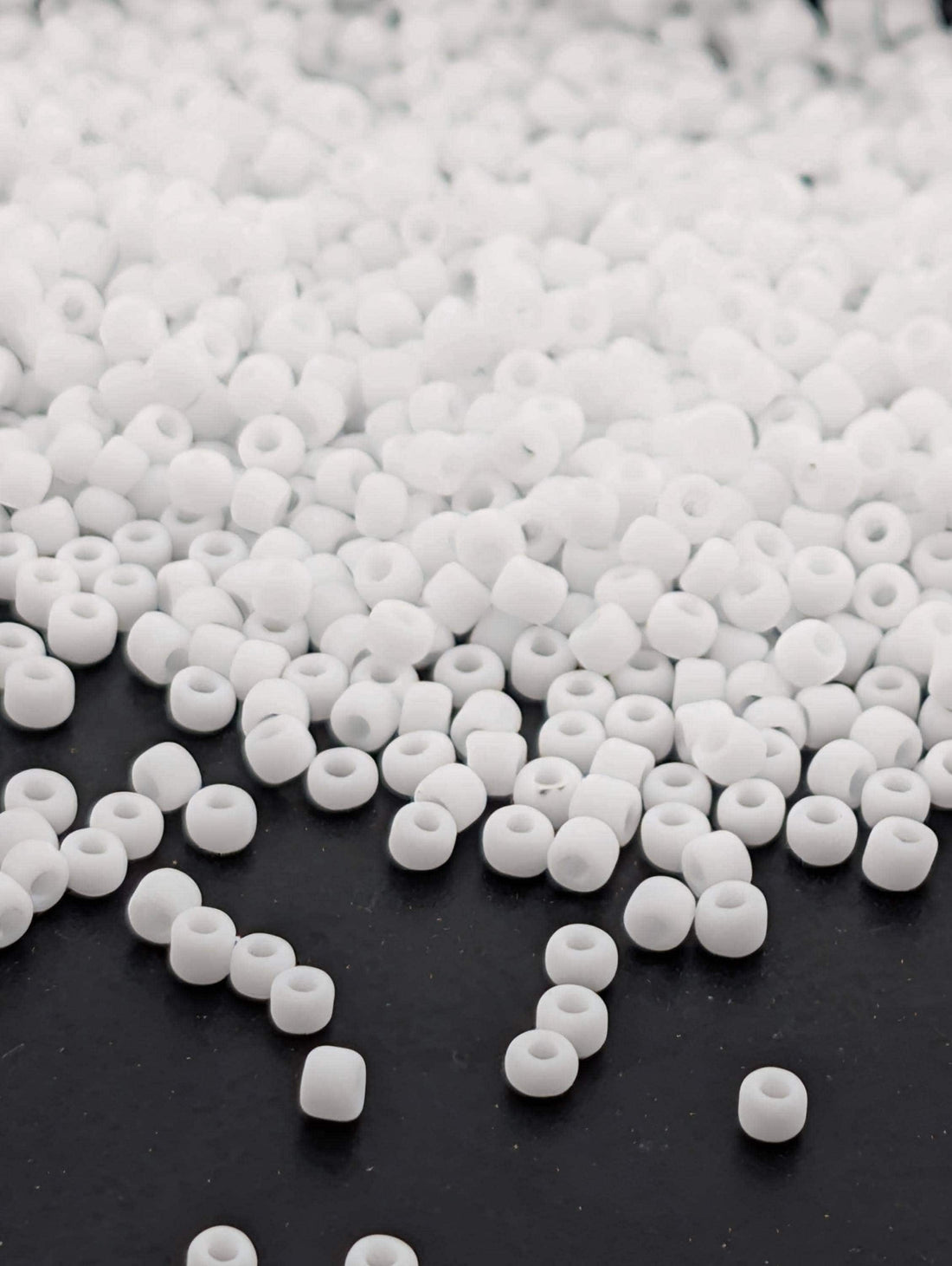 1997SB Opaque Matte White 11/0 Round Matsuno Seed Beads (15g, ~1650 pcs)