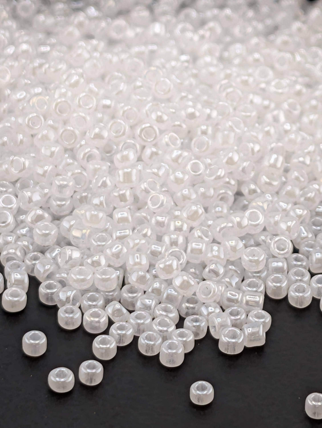 1738SB Opaque Ceylon Pastel White 11/0 Round Matsuno Seed Beads (15g, ~1650 pcs)