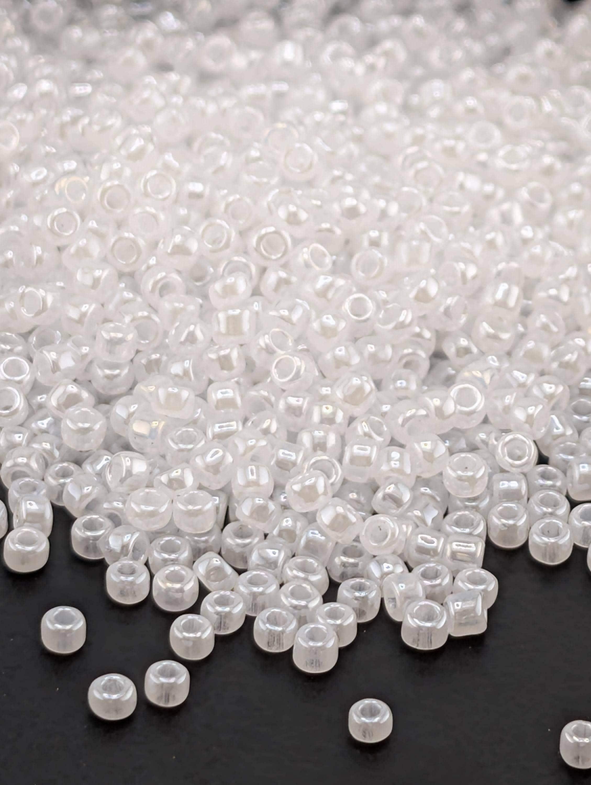 1738SB Opaque Ceylon Pastel White 11/0 Round Matsuno Seed Beads (15g, ~1650 pcs)