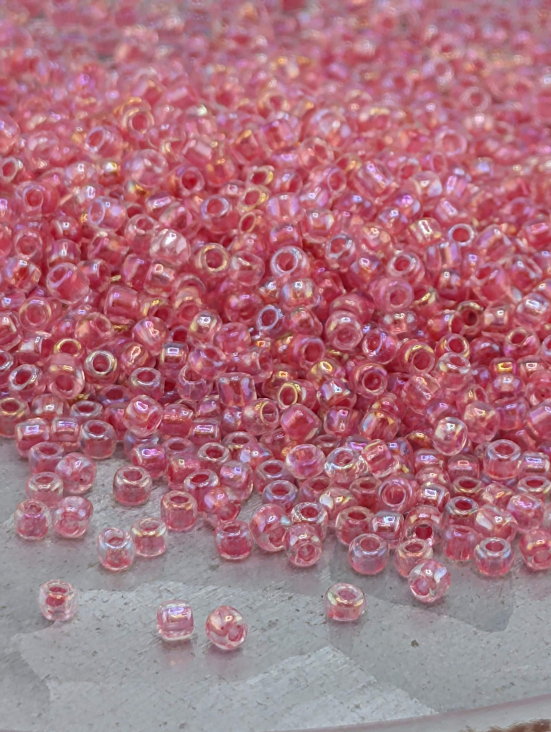 1852SB Translucent Inside Dyed Color Rainbow Hot Pink 11/0 Round Matsuno Seed Beads (15g, ~1650 pcs)