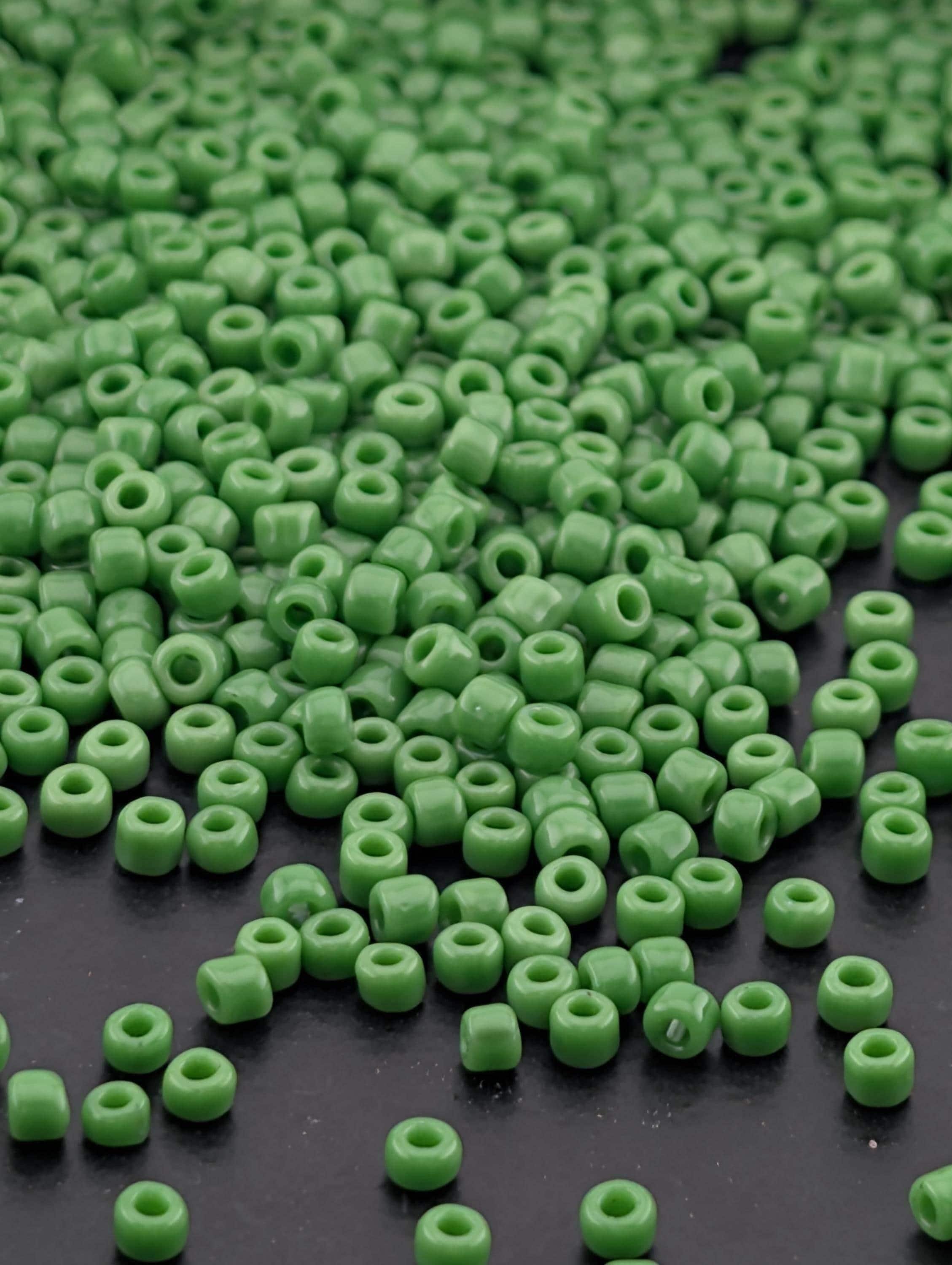 1818SB Opaque Green 11/0 Round Matsuno Seed Beads (15g, ~1650 pcs)