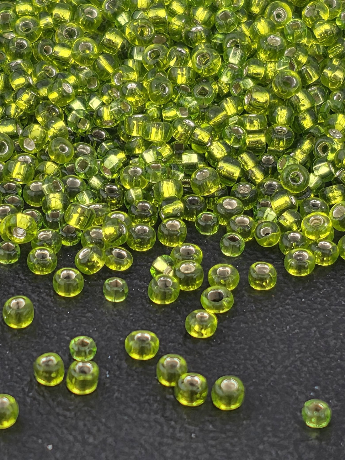 Preciosa 10/0 Seed Beads Lime Green SilverLined Size 10/0 - 15g - Czech Glass Rocaille for Jewelry Making