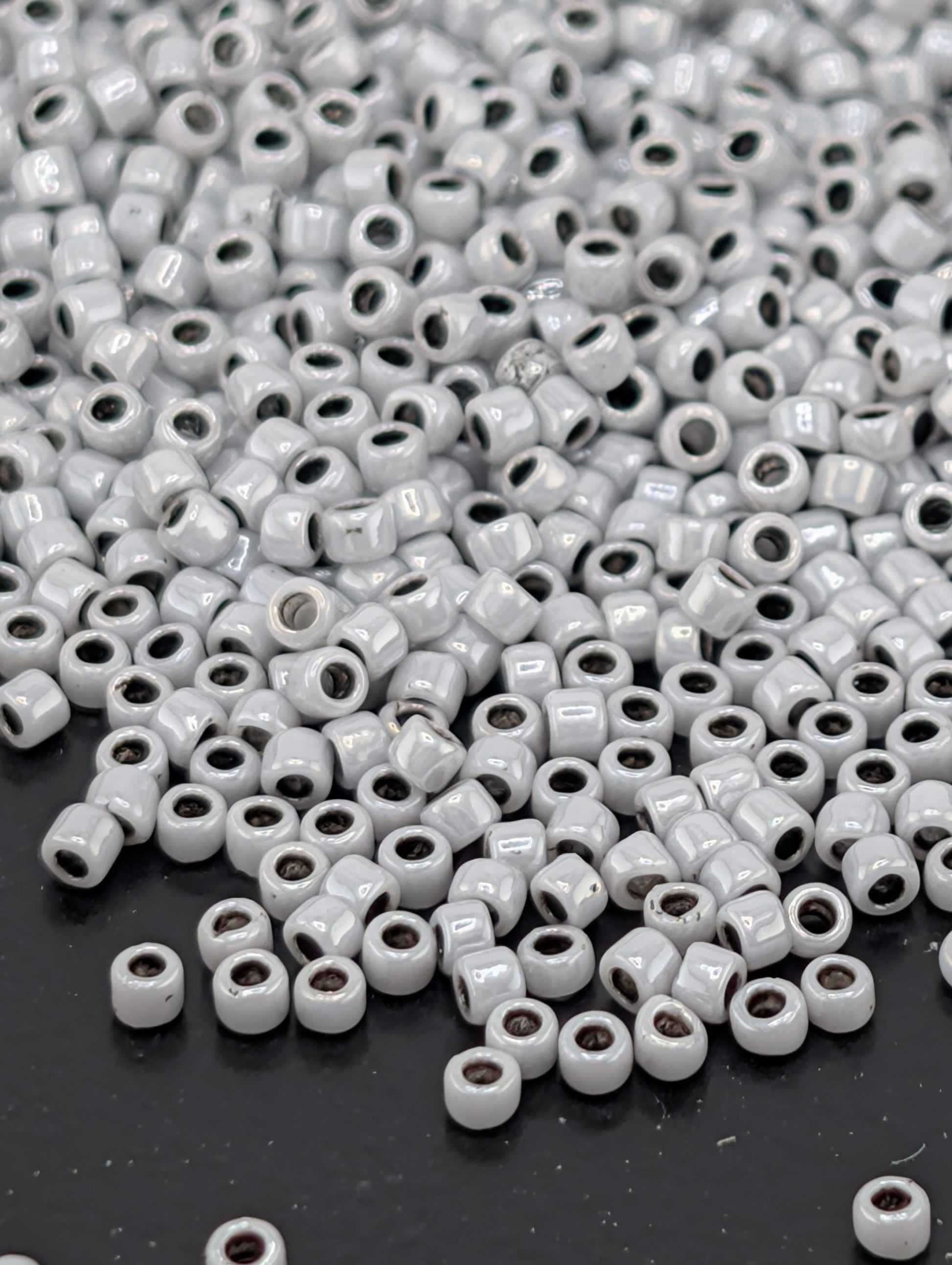 Inside-Color Opaque Gray/Black-Lined Size 15/0 Toho Round 2.5" tube