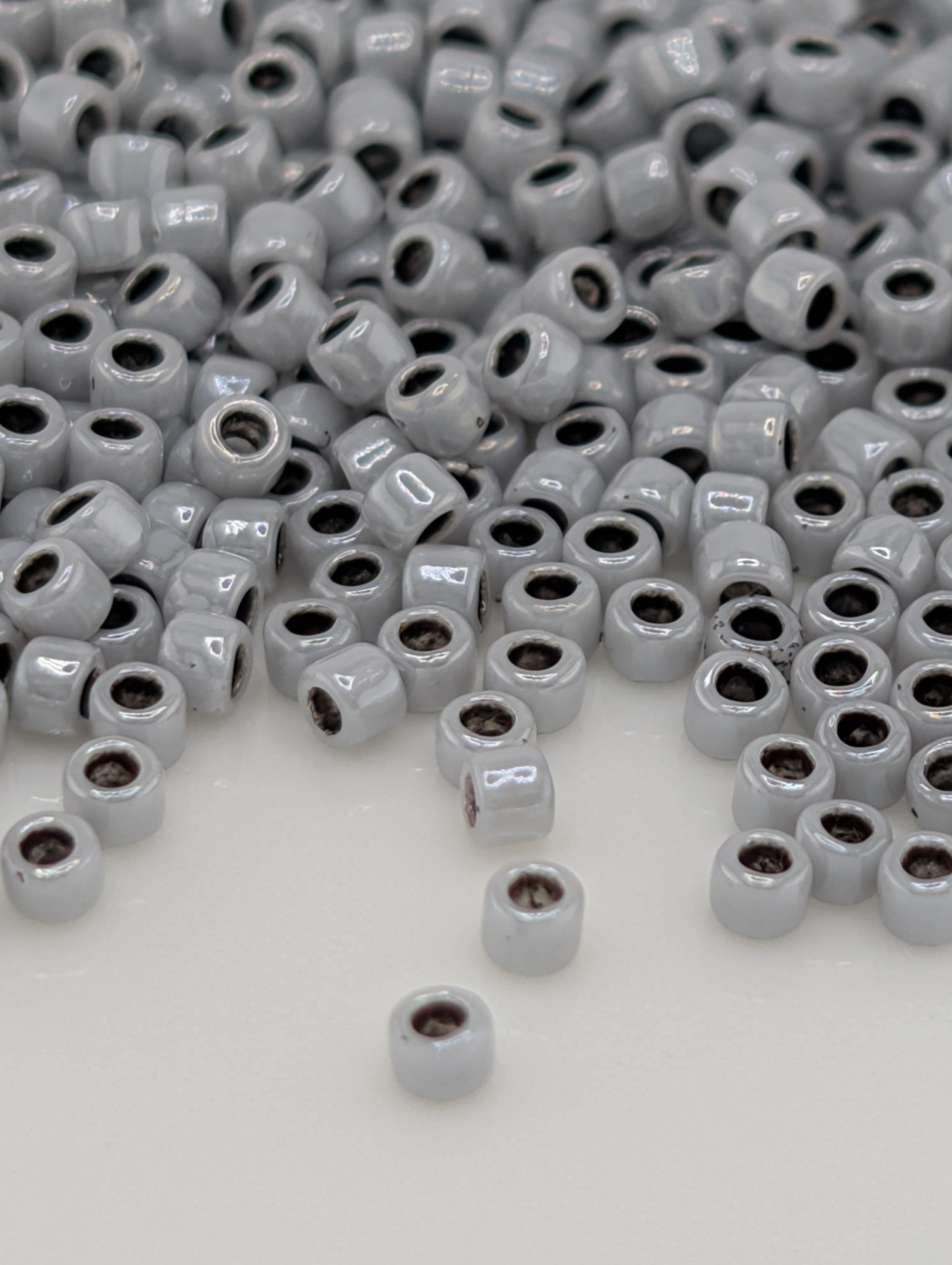 Inside-Color Opaque Gray/Black-Lined Size 15/0 Toho Round 2.5" tube