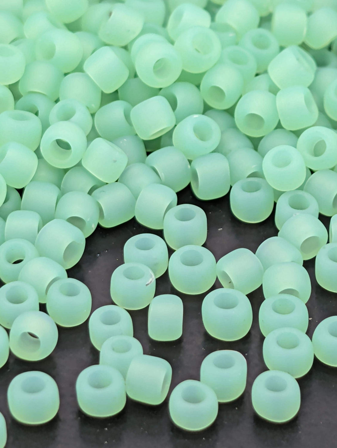 Ceylon Frosted Celery Size 8/0 Toho Round 2.5" tube