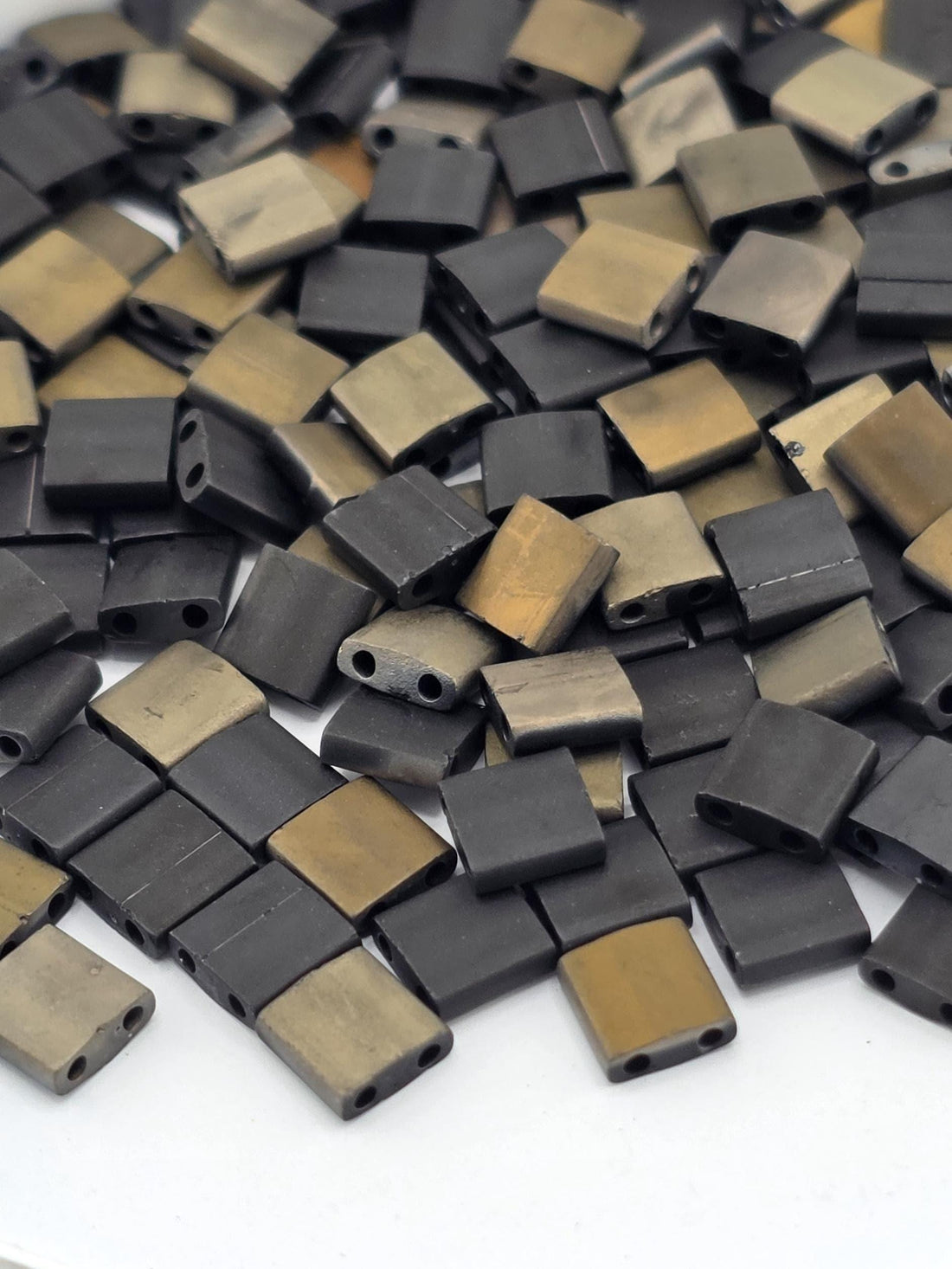 TL4561-Miyuki Tila Beads:Valentinite/Matte Black SC (7.5g pkg)